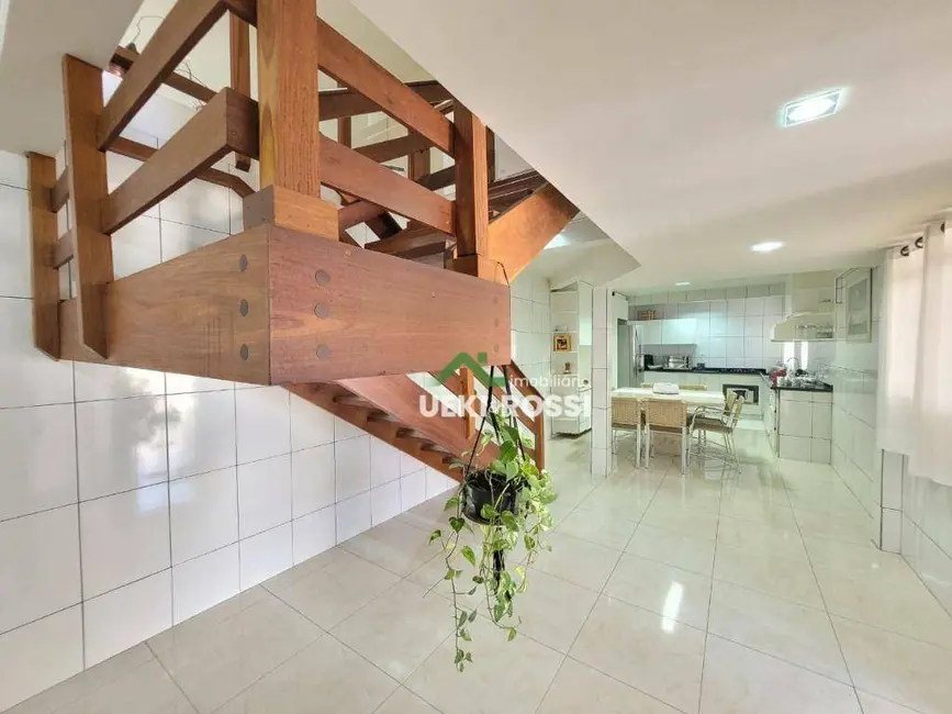 Casa com 4 quartos à venda, 354m2 em Londrina - PR - imagem 6 Foto 6 de Casa com 4 quartos à venda, 354m2 em Londrina - PR