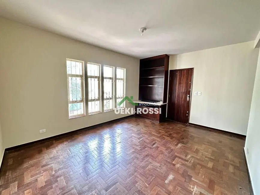 Casa com 6 quartos à venda, 449m2 em Jardim Shangri-la A, Londrina - PR - imagem 8 Foto 8 de Casa com 6 quartos à venda, 449m2 em Jardim Shangri-la A, Londrina - PR
