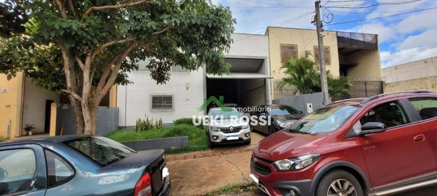 Foto 1 de Armazém / Galpão à venda, 250m2 em Jardim Marissol, Londrina - PR