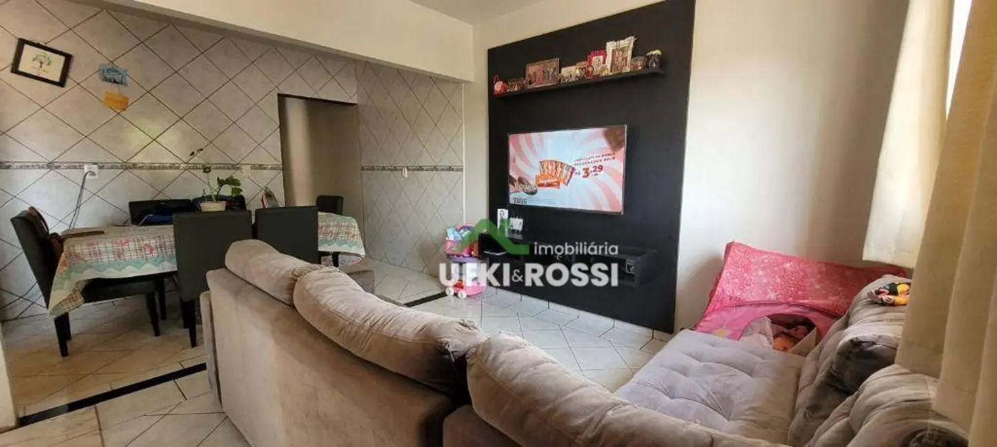 Foto 2 de Casa com 6 quartos à venda, 330m2 em Califórnia, Londrina - PR