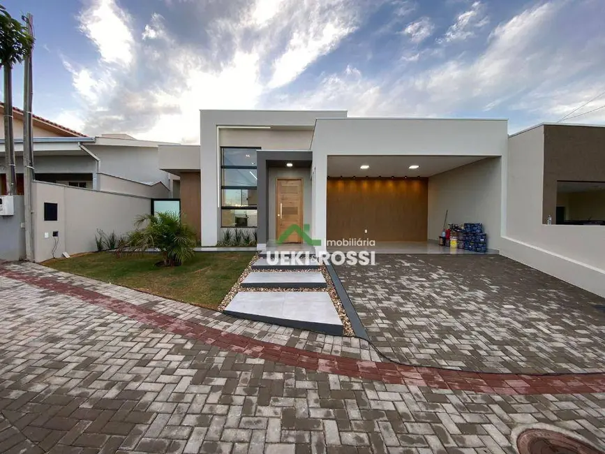 Casa de Condomínio com 3 quartos à venda, 252m2 em Cambe - PR - imagem 2 Foto 2 de Casa de Condomínio com 3 quartos à venda, 252m2 em Cambe - PR