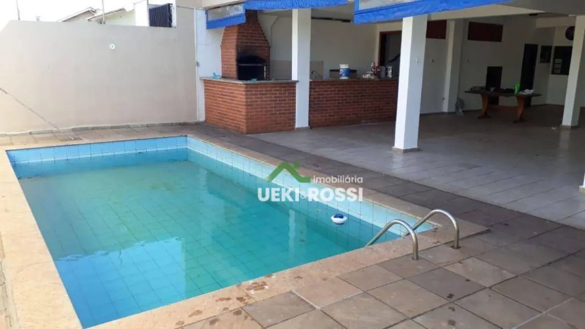 Casa com 4 quartos à venda, 440m2 em Londrina - PR - imagem 8 Foto 8 de Casa com 4 quartos à venda, 440m2 em Londrina - PR