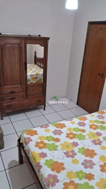 Casa com 3 quartos à venda, 275m2 em Londrina - PR - imagem 4 Foto 4 de Casa com 3 quartos à venda, 275m2 em Londrina - PR