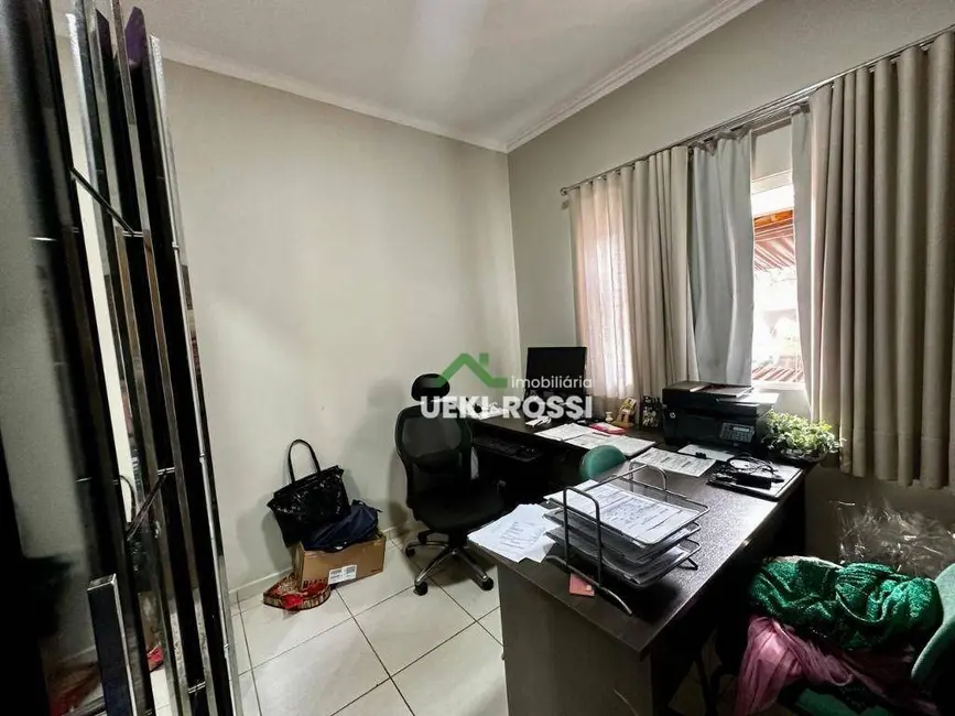 Casa com 3 quartos à venda, 125m2 em Jardim Santa Alice, Londrina - PR - imagem 8 Foto 8 de Casa com 3 quartos à venda, 125m2 em Jardim Santa Alice, Londrina - PR