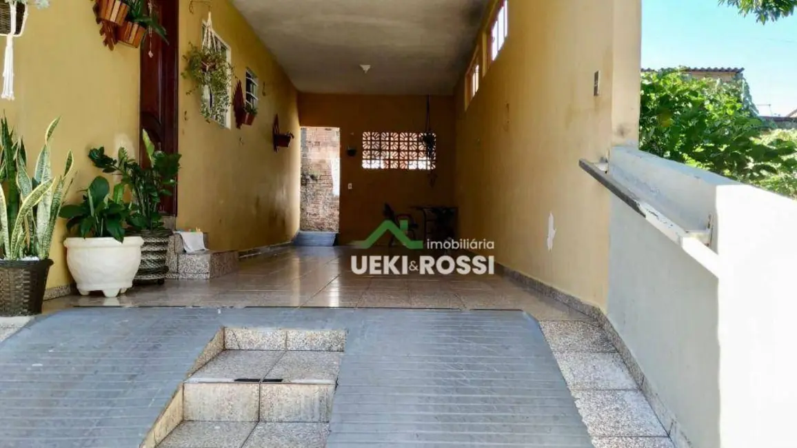 Casa com 3 quartos à venda, 584m2 em Londrina - PR - imagem 3 Foto 3 de Casa com 3 quartos à venda, 584m2 em Londrina - PR