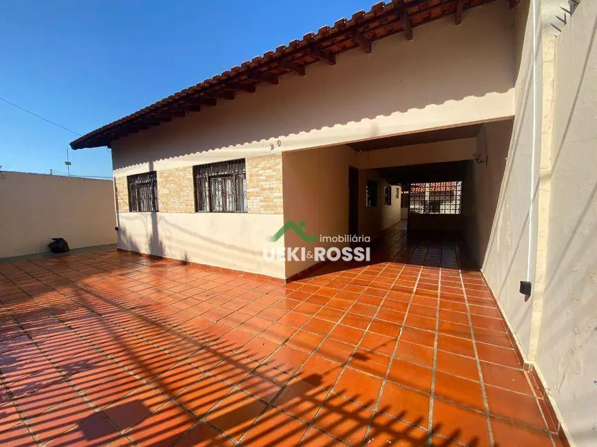 Foto 1 de Casa com 4 quartos à venda, 456m2 em Aeroporto, Londrina - PR