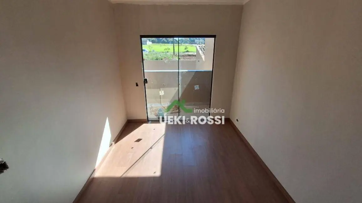 Casa com 3 quartos à venda, 137m2 em Jardim Portal de Itamaracá, Londrina - PR - imagem 5 Foto 5 de Casa com 3 quartos à venda, 137m2 em Jardim Portal de Itamaracá, Londrina - PR