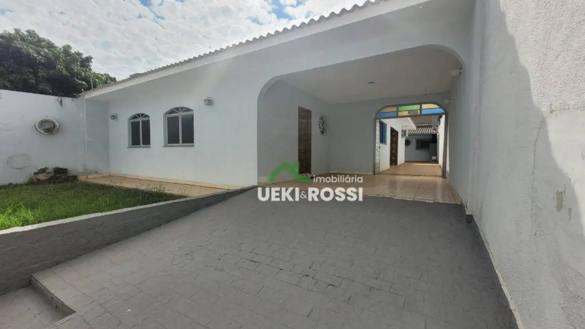 Casa com 3 quartos à venda, 360m2 em Vale de San Izidro, Londrina - PR - imagem 2 Foto 2 de Casa com 3 quartos à venda, 360m2 em Vale de San Izidro, Londrina - PR