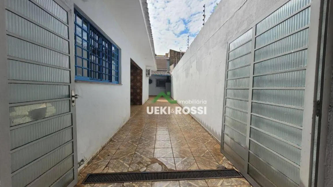 Casa com 3 quartos à venda, 360m2 em Vale de San Izidro, Londrina - PR - imagem 3 Foto 3 de Casa com 3 quartos à venda, 360m2 em Vale de San Izidro, Londrina - PR