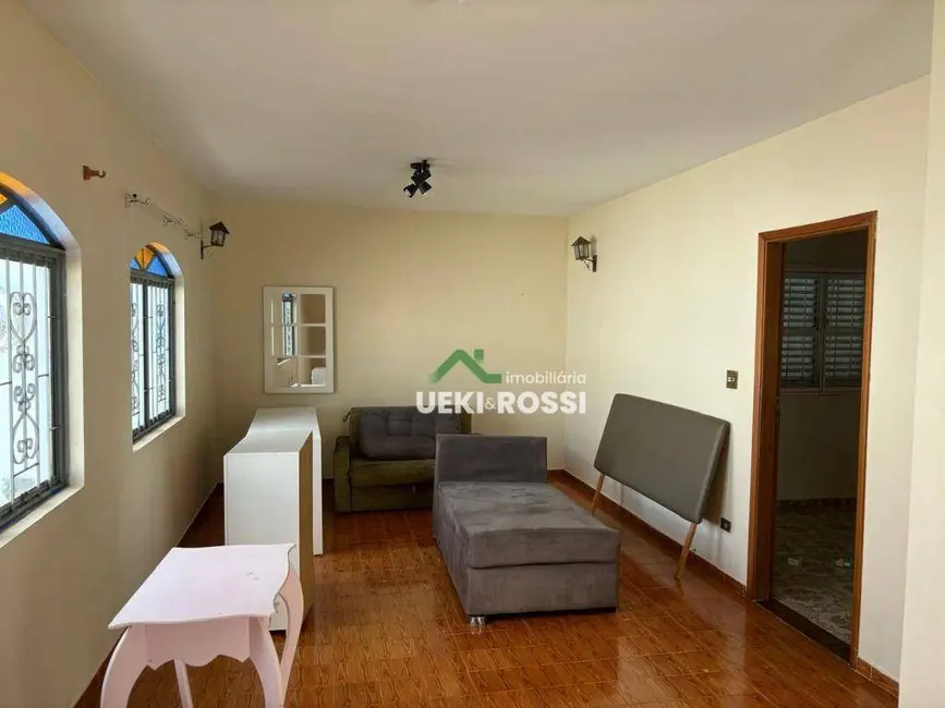 Casa com 3 quartos à venda, 360m2 em Vale de San Izidro, Londrina - PR - imagem 7 Foto 7 de Casa com 3 quartos à venda, 360m2 em Vale de San Izidro, Londrina - PR