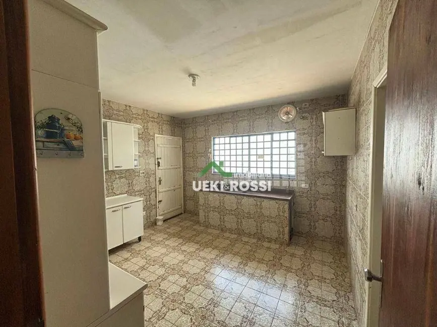 Casa com 3 quartos à venda, 360m2 em Vale de San Izidro, Londrina - PR - imagem 8 Foto 8 de Casa com 3 quartos à venda, 360m2 em Vale de San Izidro, Londrina - PR