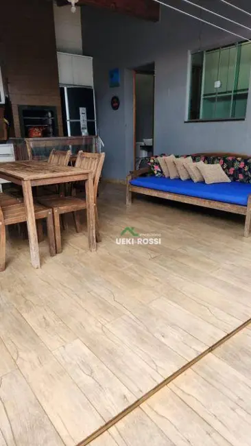 Casa com 3 quartos à venda, 180m2 em Vale de San Izidro, Londrina - PR - imagem 5 Foto 5 de Casa com 3 quartos à venda, 180m2 em Vale de San Izidro, Londrina - PR