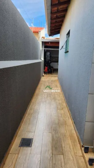 Casa com 3 quartos à venda, 180m2 em Vale de San Izidro, Londrina - PR - imagem 9 Foto 9 de Casa com 3 quartos à venda, 180m2 em Vale de San Izidro, Londrina - PR