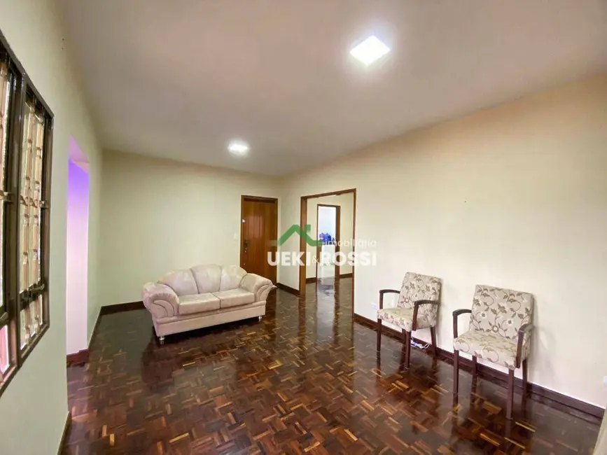 Casa com 3 quartos à venda, 360m2 em Vale de San Izidro, Londrina - PR - imagem 6 Foto 6 de Casa com 3 quartos à venda, 360m2 em Vale de San Izidro, Londrina - PR