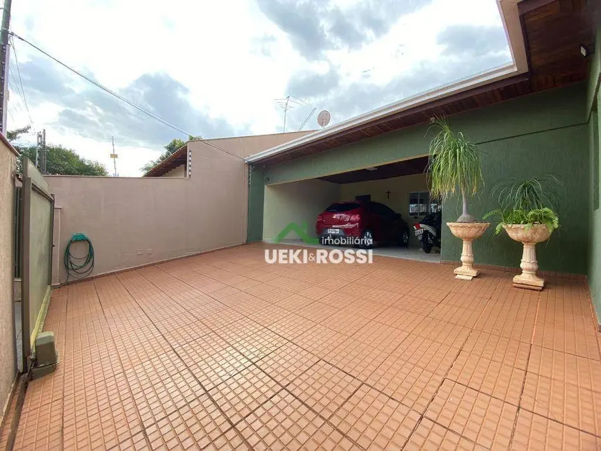 Casa com 3 quartos à venda, 360m2 em Vale de San Izidro, Londrina - PR - imagem 4 Foto 4 de Casa com 3 quartos à venda, 360m2 em Vale de San Izidro, Londrina - PR