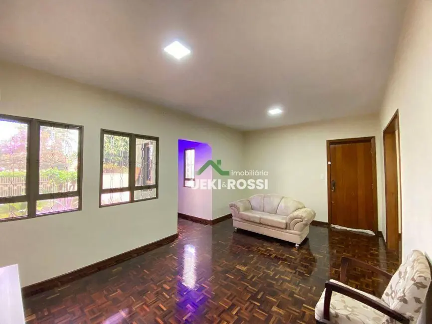 Casa com 3 quartos à venda, 360m2 em Vale de San Izidro, Londrina - PR - imagem 7 Foto 7 de Casa com 3 quartos à venda, 360m2 em Vale de San Izidro, Londrina - PR