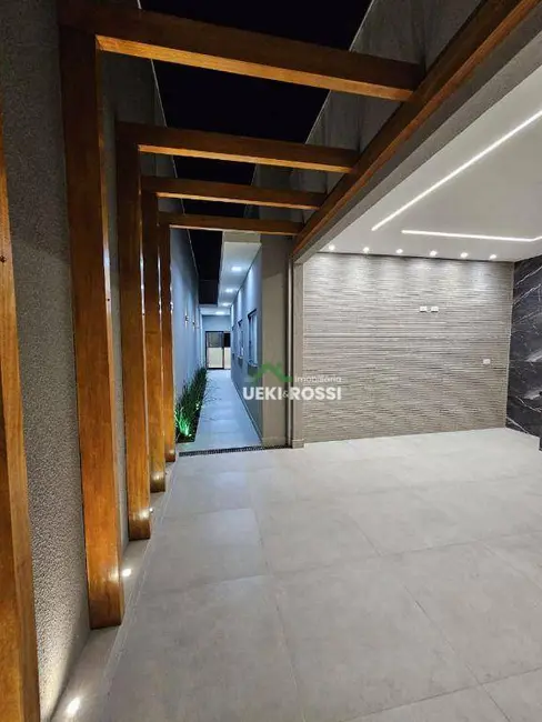 Casa com 3 quartos à venda, 180m2 em Londrina - PR - imagem 3 Foto 3 de Casa com 3 quartos à venda, 180m2 em Londrina - PR