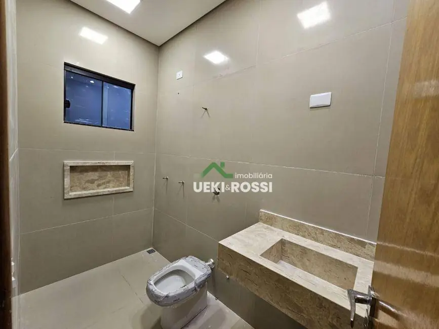 Casa com 3 quartos à venda, 180m2 em Londrina - PR - imagem 8 Foto 8 de Casa com 3 quartos à venda, 180m2 em Londrina - PR