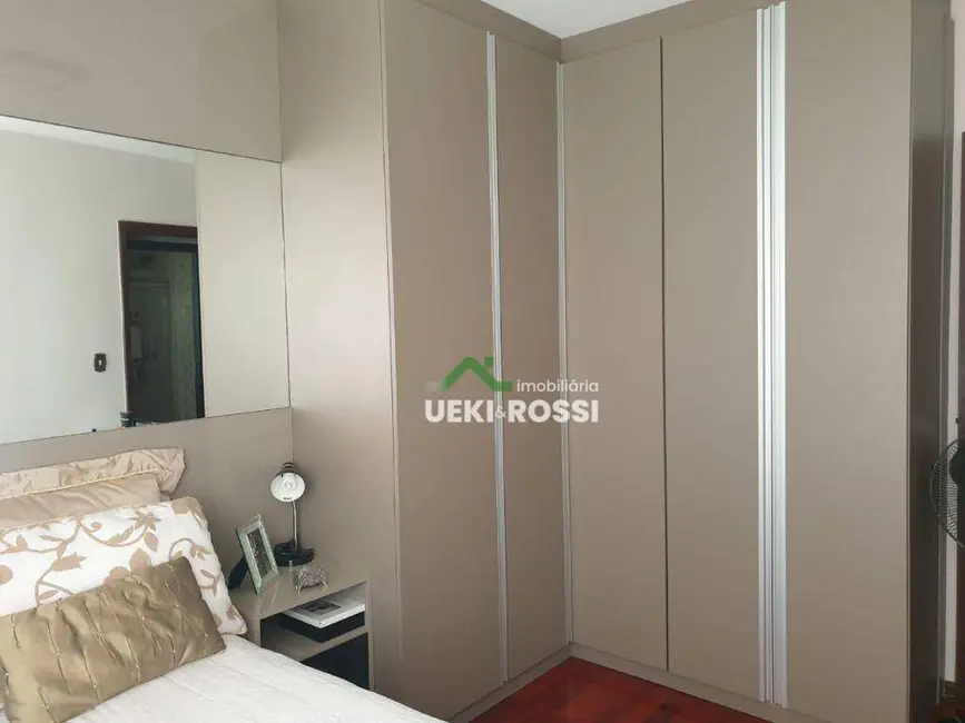 Apartamento com 3 quartos à venda, 132m2 em Centro, Londrina - PR - imagem 5 Foto 5 de Apartamento com 3 quartos à venda, 132m2 em Centro, Londrina - PR