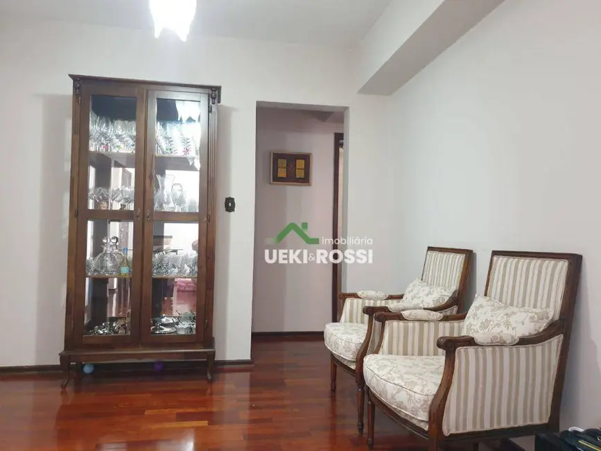 Apartamento com 3 quartos à venda, 132m2 em Centro, Londrina - PR - imagem 7 Foto 7 de Apartamento com 3 quartos à venda, 132m2 em Centro, Londrina - PR
