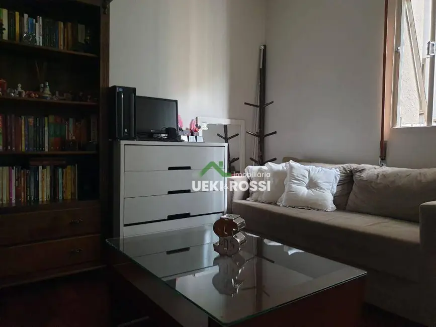 Apartamento com 3 quartos à venda, 132m2 em Centro, Londrina - PR - imagem 6 Foto 6 de Apartamento com 3 quartos à venda, 132m2 em Centro, Londrina - PR