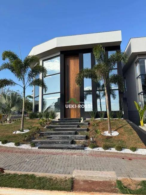 Casa de Condomínio com 3 quartos à venda, 356m2 em Gleba Simon Frazer, Londrina - PR - imagem 1 Foto 1 de Casa de Condomínio com 3 quartos à venda, 356m2 em Gleba Simon Frazer, Londrina - PR