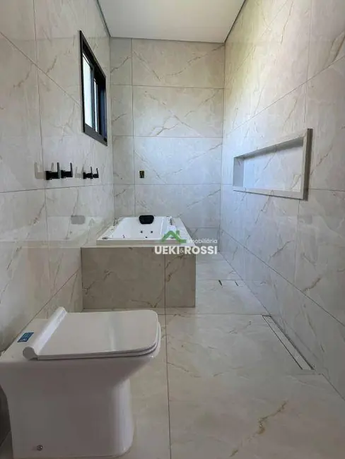 Casa de Condomínio com 3 quartos à venda, 356m2 em Gleba Simon Frazer, Londrina - PR - imagem 6 Foto 6 de Casa de Condomínio com 3 quartos à venda, 356m2 em Gleba Simon Frazer, Londrina - PR