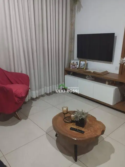 Foto 5 de Casa com 3 quartos à venda, 260m2 em Residencial Loris Sahyun, Londrina - PR