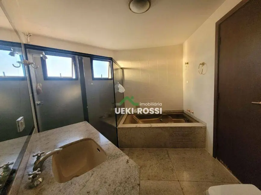 Apartamento com 4 quartos à venda, 302m2 em Centro, Cambe - PR - imagem 8 Foto 8 de Apartamento com 4 quartos à venda, 302m2 em Centro, Cambe - PR