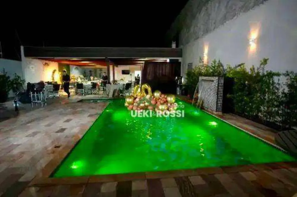 Casa à venda, 420m2 em Califórnia, Londrina - PR - imagem 3 Foto 3 de Casa à venda, 420m2 em Califórnia, Londrina - PR