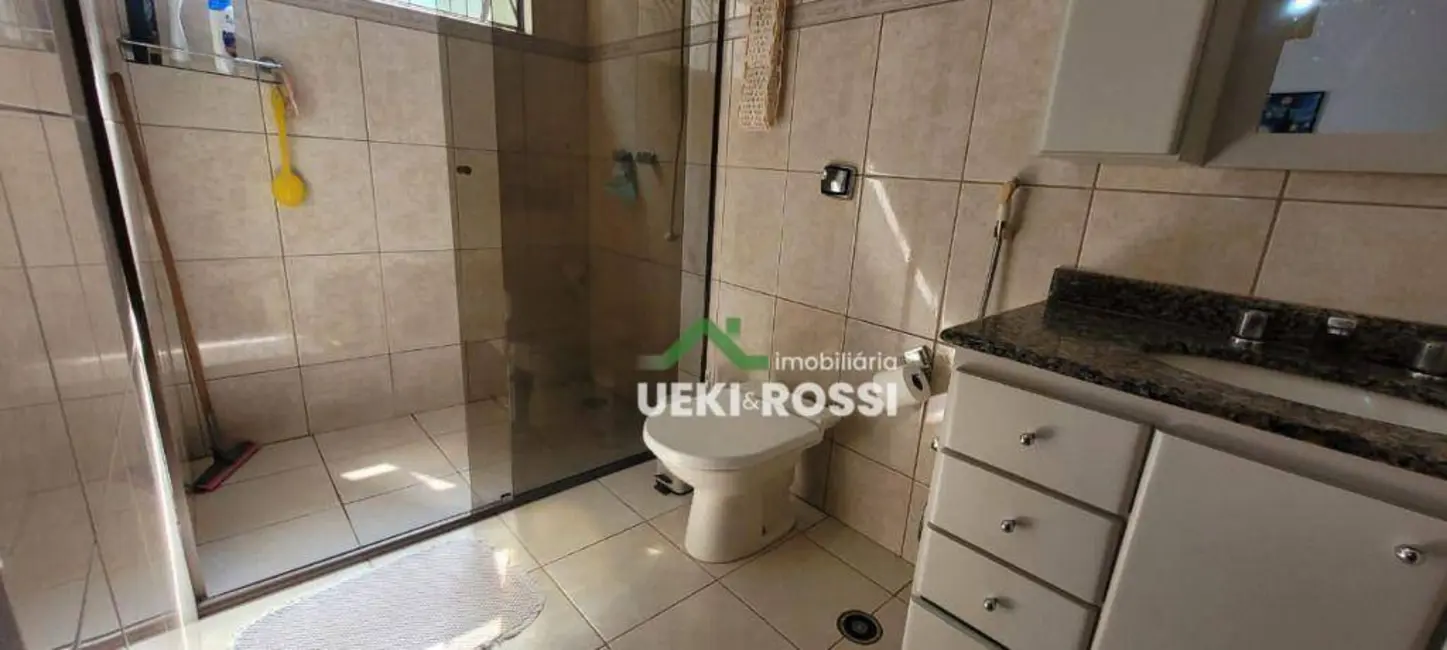 Casa com 4 quartos à venda, 396m2 em San Fernando, Londrina - PR - imagem 7 Foto 7 de Casa com 4 quartos à venda, 396m2 em San Fernando, Londrina - PR