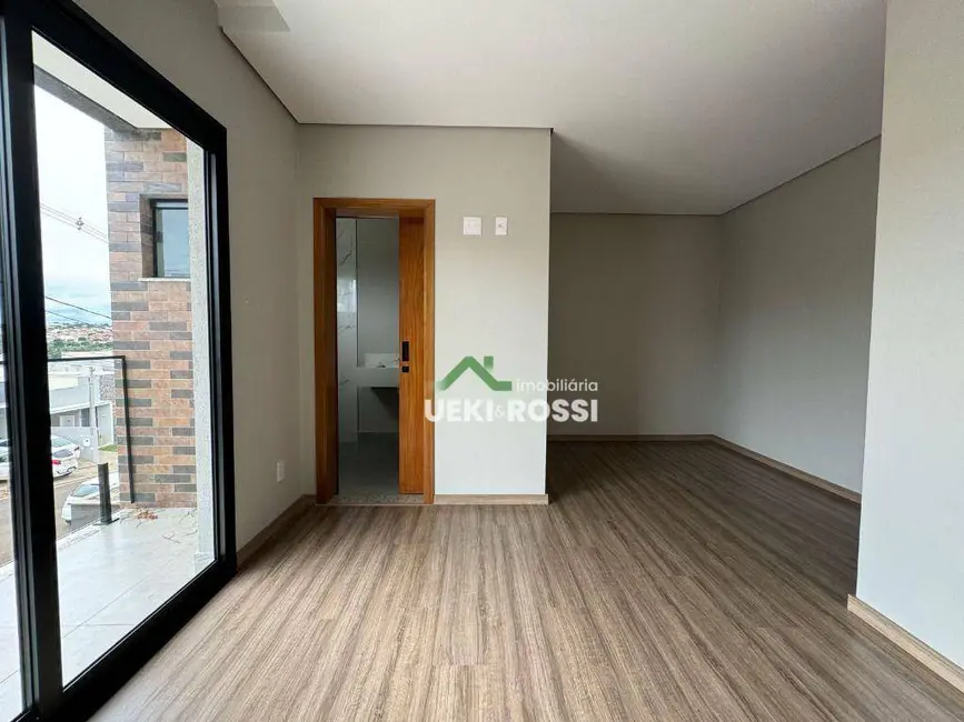 Casa de Condomínio com 3 quartos à venda, 148m2 em Cambe - PR - imagem 8 Foto 8 de Casa de Condomínio com 3 quartos à venda, 148m2 em Cambe - PR