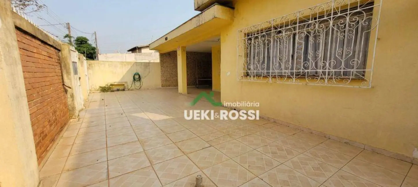 Foto 3 de Casa com 4 quartos à venda, 327m2 em Boa Vista, Londrina - PR