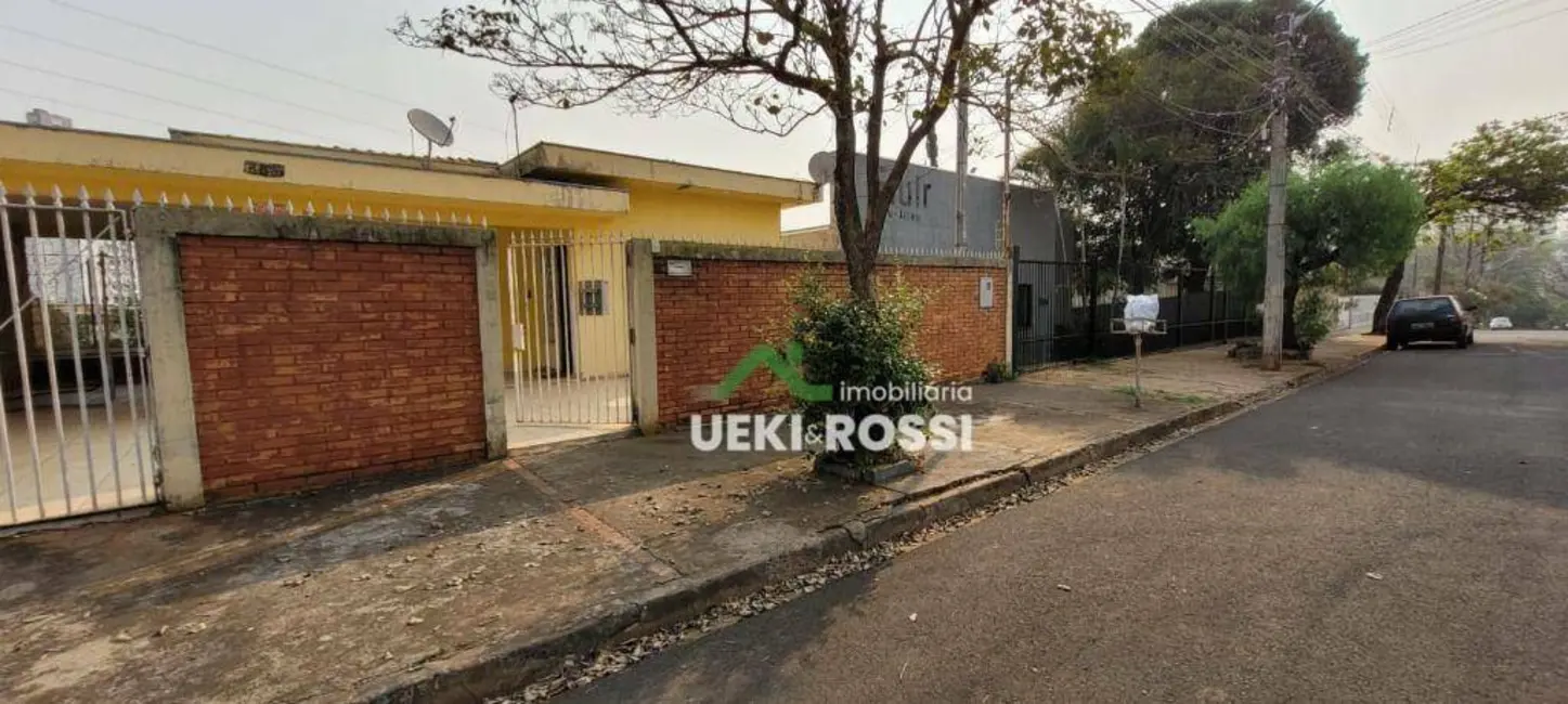 Foto 2 de Casa com 4 quartos à venda, 327m2 em Boa Vista, Londrina - PR