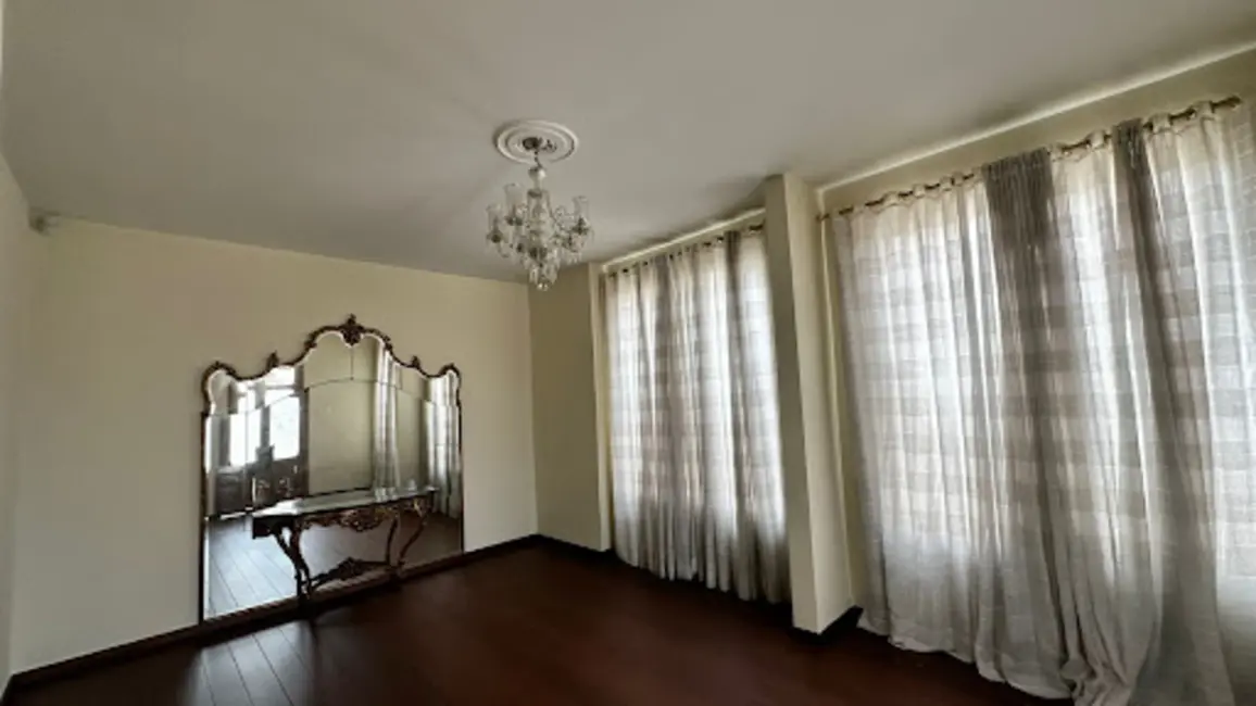 Foto 2 de Casa com 4 quartos à venda, 808m2 em Dom Pedro, Londrina - PR