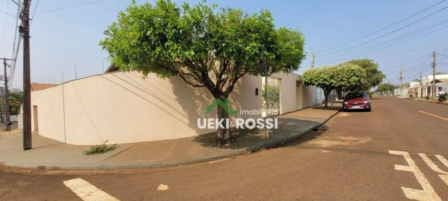Foto 2 de Casa com 3 quartos à venda, 500m2 em Aeroporto, Londrina - PR