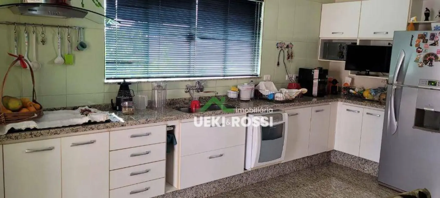 Casa com 3 quartos à venda, 500m2 em Aeroporto, Londrina - PR - imagem 8 Foto 8 de Casa com 3 quartos à venda, 500m2 em Aeroporto, Londrina - PR