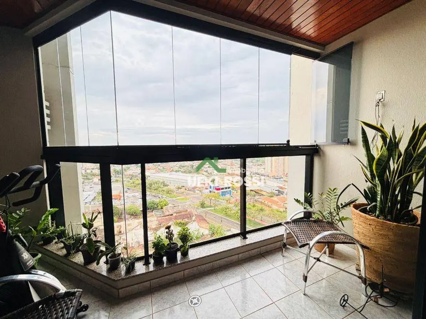 Apartamento com 3 quartos à venda, 220m2 em Centro, Londrina - PR - imagem 3 Foto 3 de Apartamento com 3 quartos à venda, 220m2 em Centro, Londrina - PR