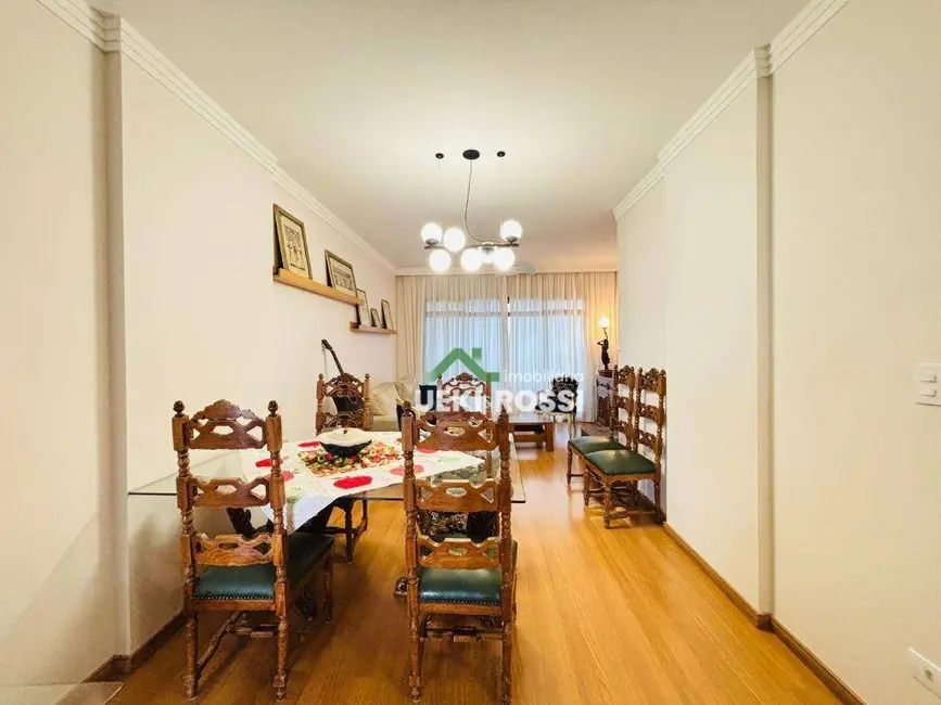 Apartamento com 3 quartos à venda, 220m2 em Centro, Londrina - PR - imagem 9 Foto 9 de Apartamento com 3 quartos à venda, 220m2 em Centro, Londrina - PR