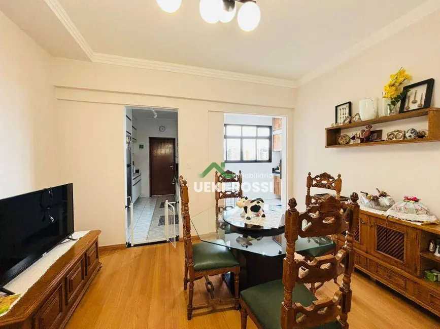 Apartamento com 3 quartos à venda, 220m2 em Centro, Londrina - PR - imagem 8 Foto 8 de Apartamento com 3 quartos à venda, 220m2 em Centro, Londrina - PR