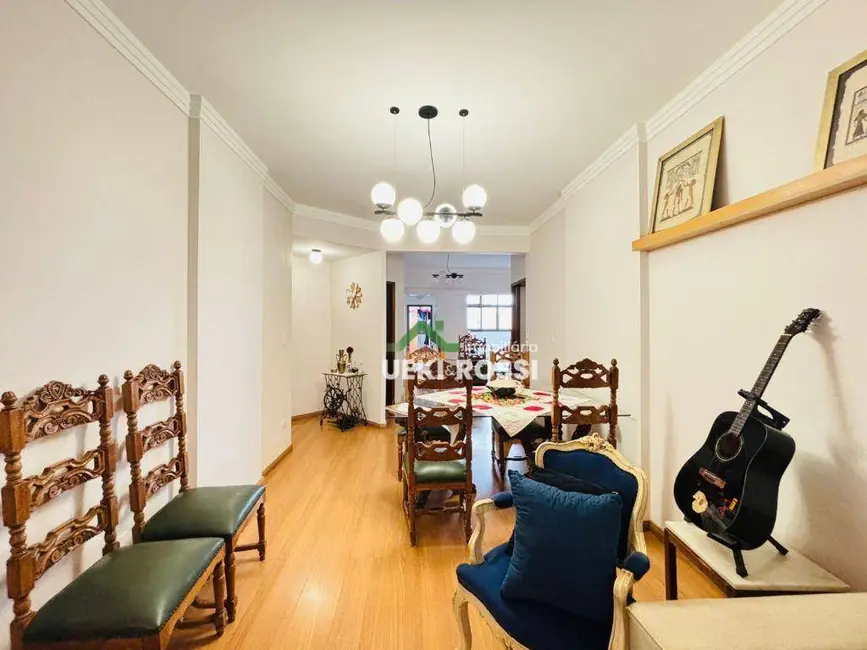 Apartamento com 3 quartos à venda, 220m2 em Centro, Londrina - PR - imagem 4 Foto 4 de Apartamento com 3 quartos à venda, 220m2 em Centro, Londrina - PR