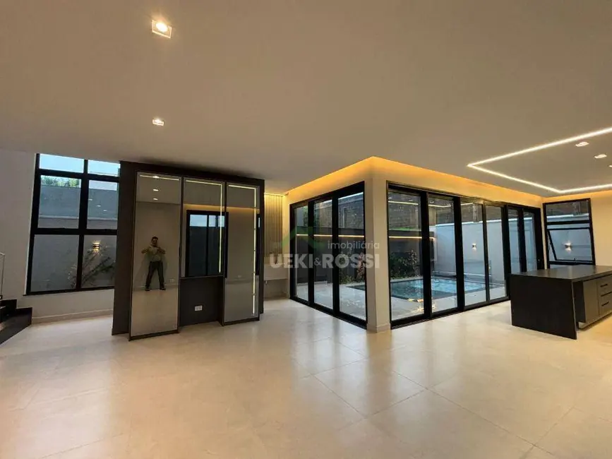Foto 7 de Casa de Condomínio com 3 quartos à venda, 262m2 em Gleba Simon Frazer, Londrina - PR
