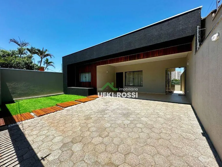 Casa com 3 quartos à venda, 344m2 em Caravelle, Londrina - PR - imagem 2 Foto 2 de Casa com 3 quartos à venda, 344m2 em Caravelle, Londrina - PR
