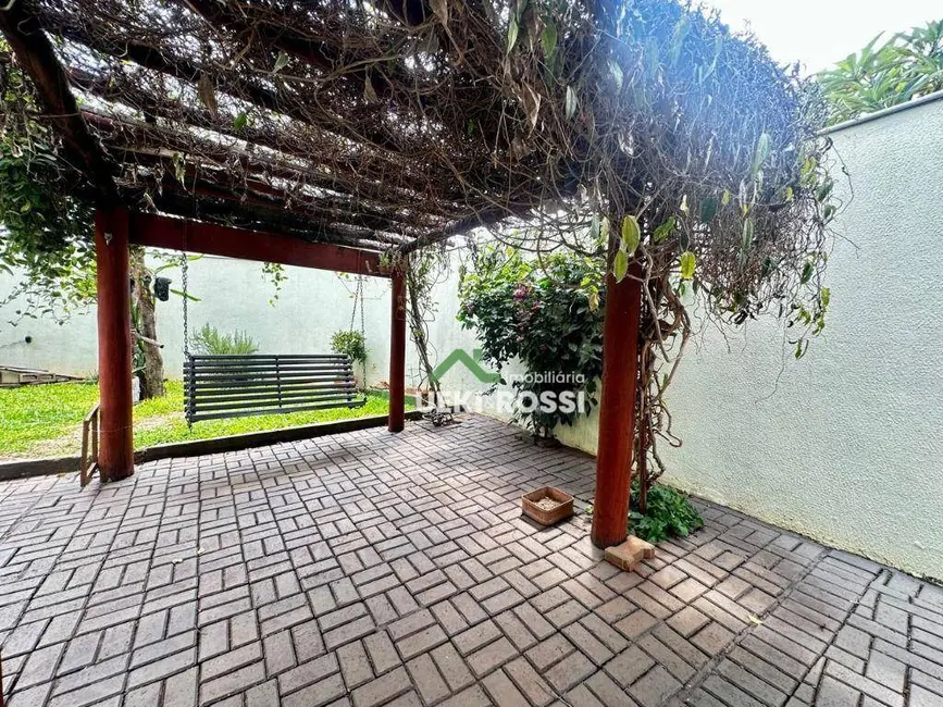 Casa com 4 quartos à venda, 599m2 em Jardim Itatiaia 2, Londrina - PR - imagem 4 Foto 4 de Casa com 4 quartos à venda, 599m2 em Jardim Itatiaia 2, Londrina - PR