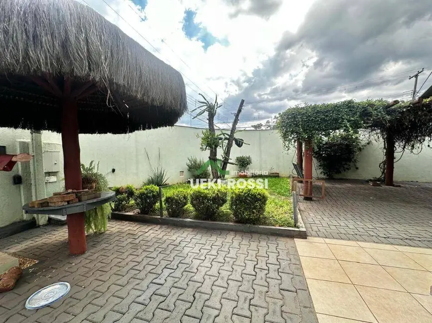 Casa com 4 quartos à venda, 599m2 em Jardim Itatiaia 2, Londrina - PR - imagem 7 Foto 7 de Casa com 4 quartos à venda, 599m2 em Jardim Itatiaia 2, Londrina - PR