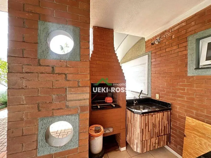 Casa com 4 quartos à venda, 599m2 em Jardim Itatiaia 2, Londrina - PR - imagem 5 Foto 5 de Casa com 4 quartos à venda, 599m2 em Jardim Itatiaia 2, Londrina - PR