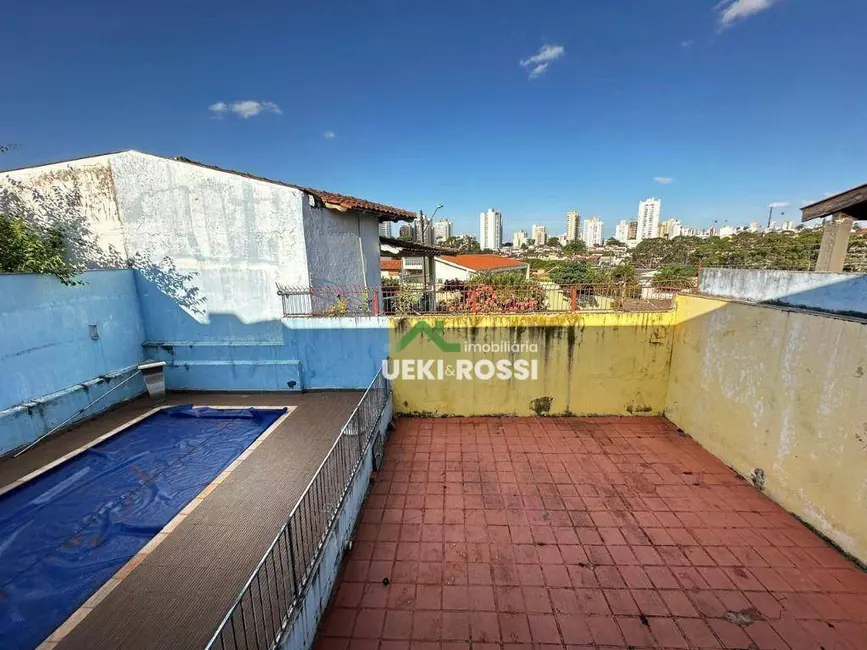 Casa com 4 quartos à venda, 390m2 em Champagnat, Londrina - PR - imagem 1 Foto 1 de Casa com 4 quartos à venda, 390m2 em Champagnat, Londrina - PR