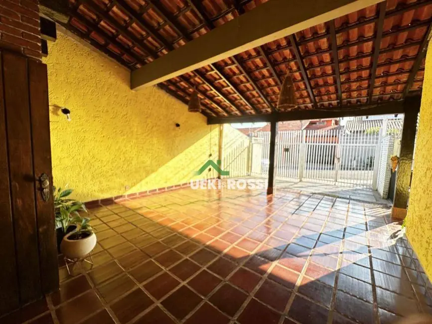 Casa com 4 quartos à venda, 390m2 em Champagnat, Londrina - PR - imagem 5 Foto 5 de Casa com 4 quartos à venda, 390m2 em Champagnat, Londrina - PR