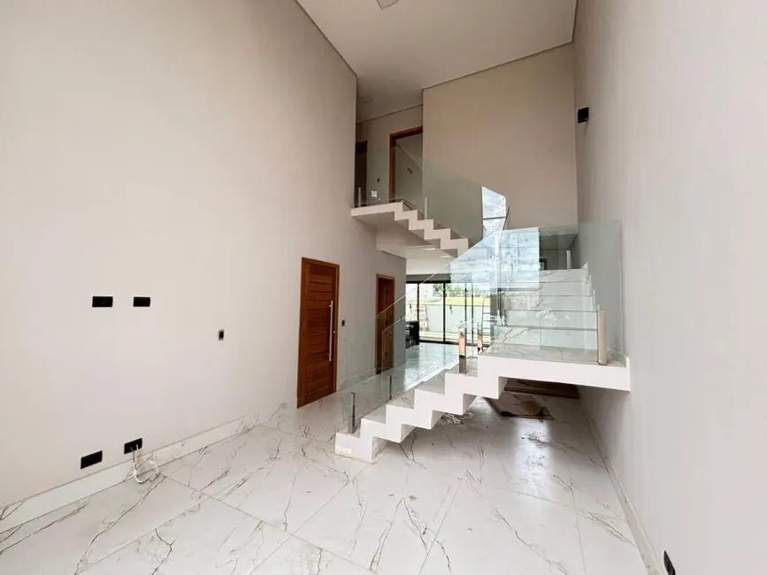 Casa de Condomínio com 4 quartos à venda, 263m2 em Conjunto Habitacional Alexandre Urbanas, Londrina - PR - imagem 9 Foto 9 de Casa de Condomínio com 4 quartos à venda, 263m2 em Conjunto Habitacional Alexandre Urbanas, Londrina - PR