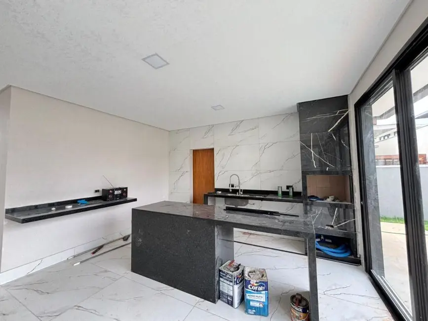 Casa de Condomínio com 4 quartos à venda, 263m2 em Conjunto Habitacional Alexandre Urbanas, Londrina - PR - imagem 5 Foto 5 de Casa de Condomínio com 4 quartos à venda, 263m2 em Conjunto Habitacional Alexandre Urbanas, Londrina - PR